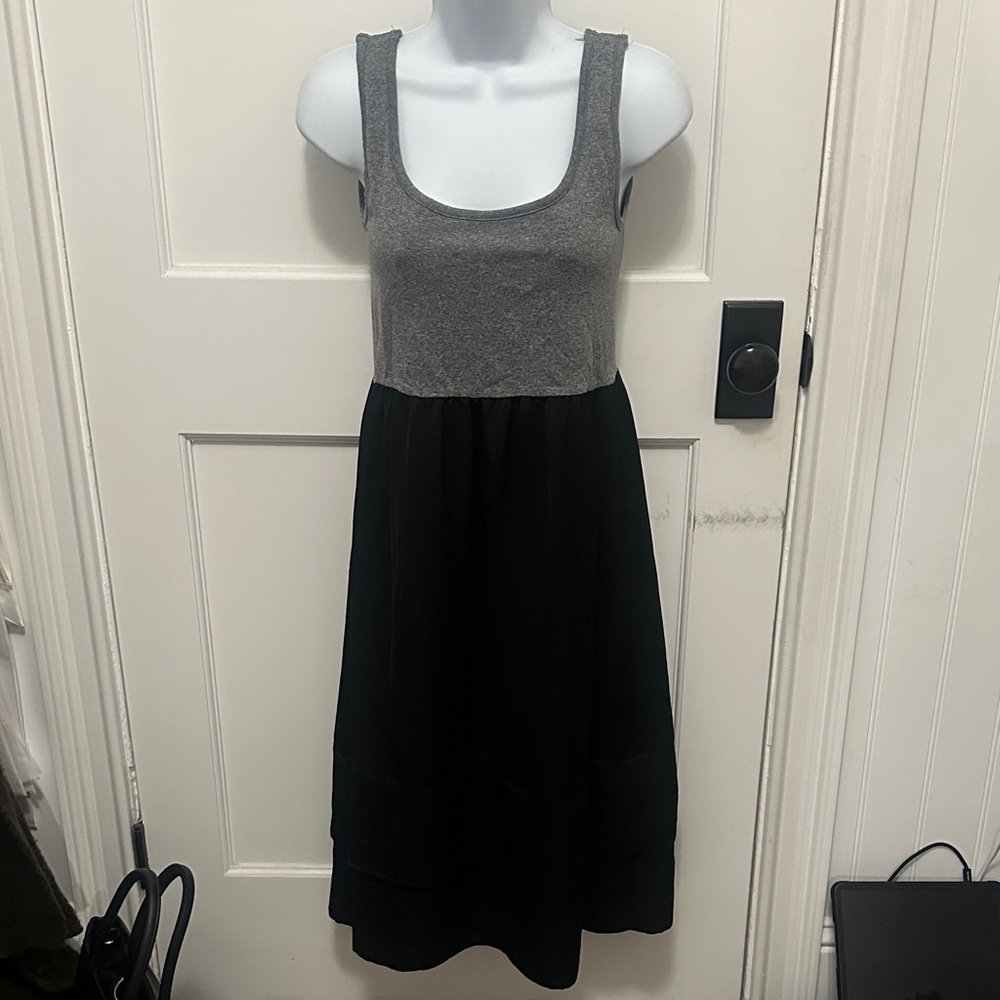MOSSIMO Grey and Black Sleeveless Midi Dress